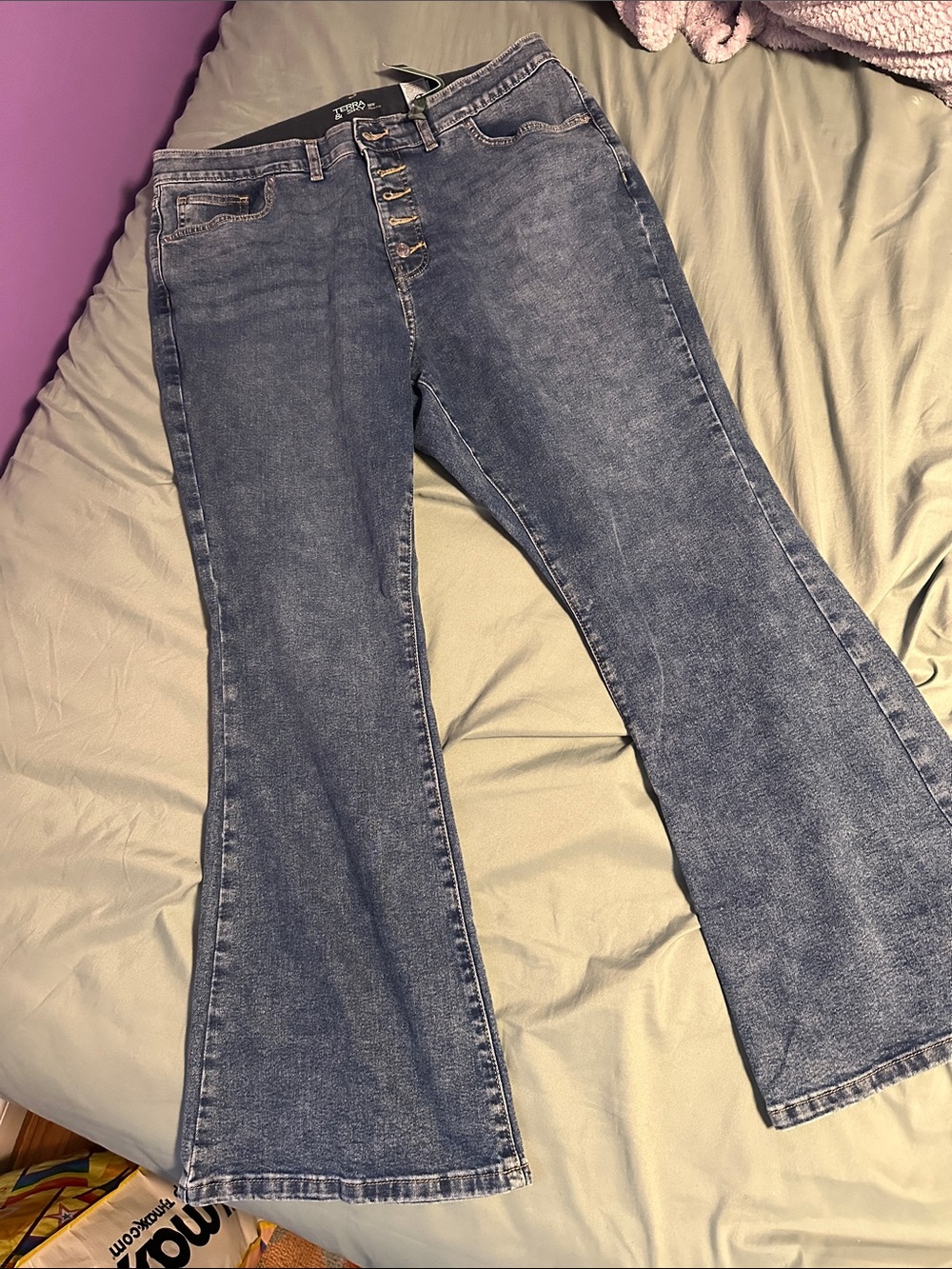Terra & Sky Women's High-Rise Flare Jeans in Washed Blue